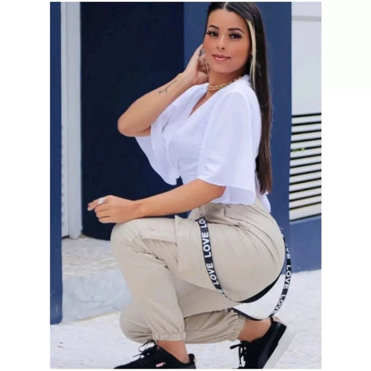 Calça Jogger Cargo Feminina Tactel com suspensório e bolsos Laterais