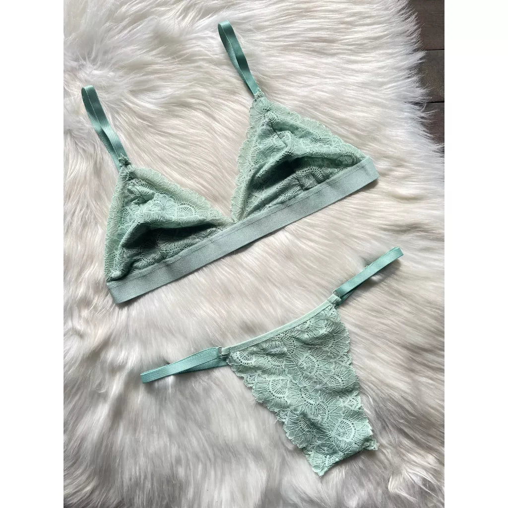 Conjunto De Lingerie Sem Bojo Em Renda E Calcinha Com Regulagem Moda Íntima